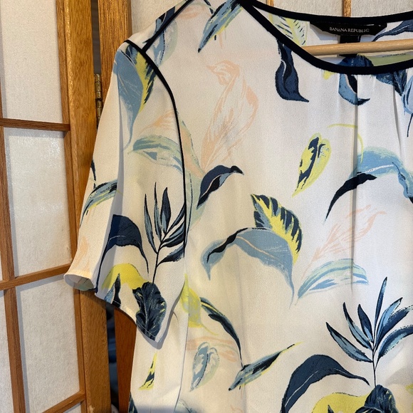 Tropical Print Banana Republic Blouse - Picture 8 of 13